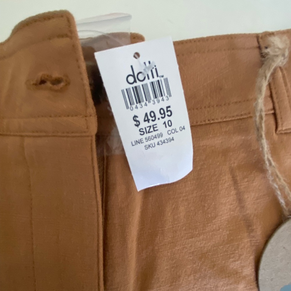 Brown shorts - Picture 3 of 3